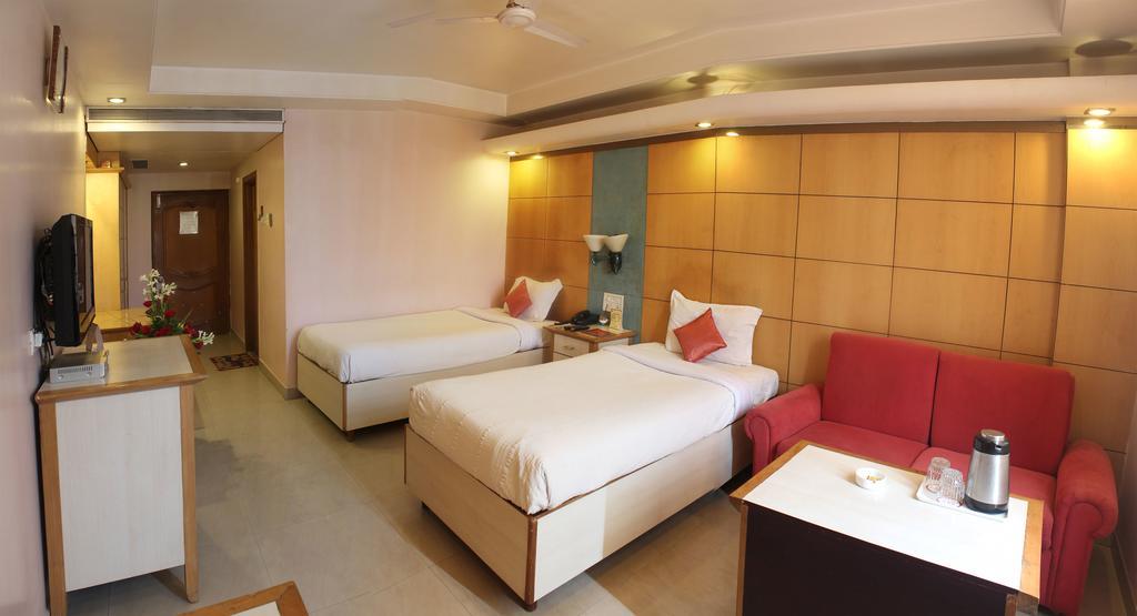 Hotel Grand International Raipur  Bagian luar foto
