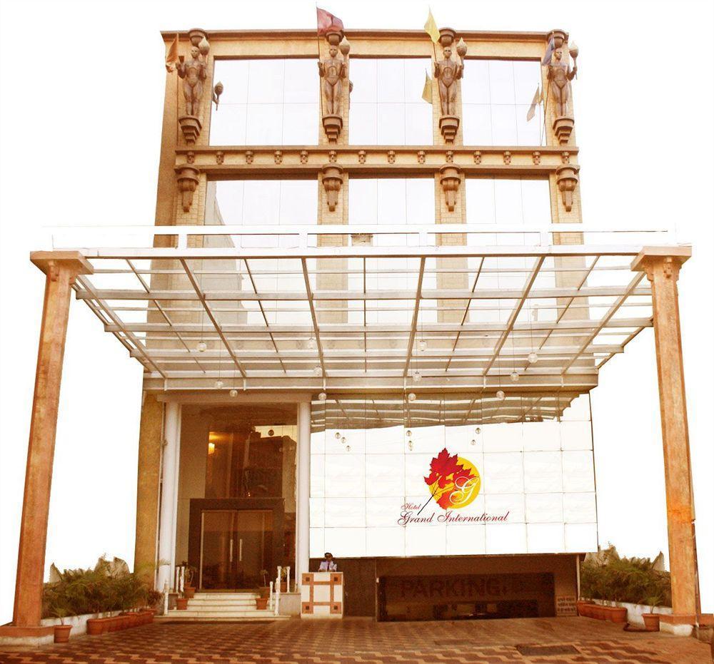 Hotel Grand International Raipur  Bagian luar foto