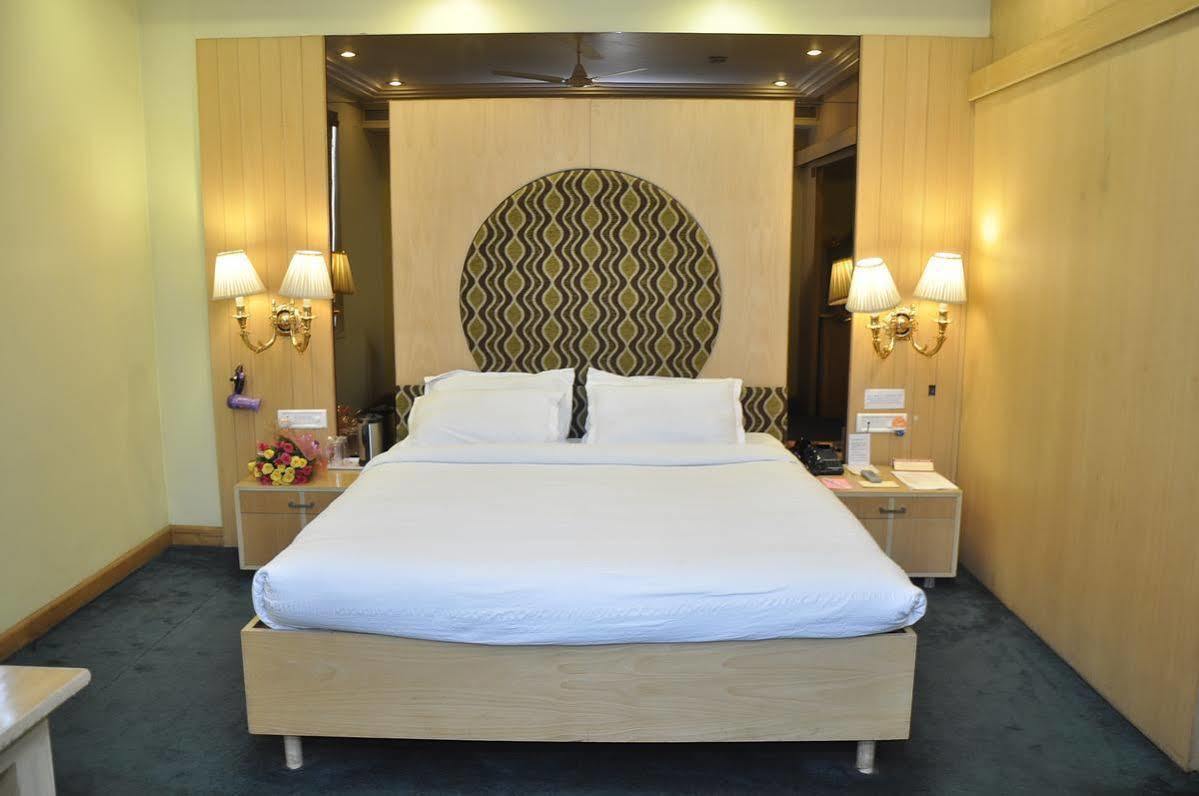 Hotel Grand International Raipur  Bagian luar foto
